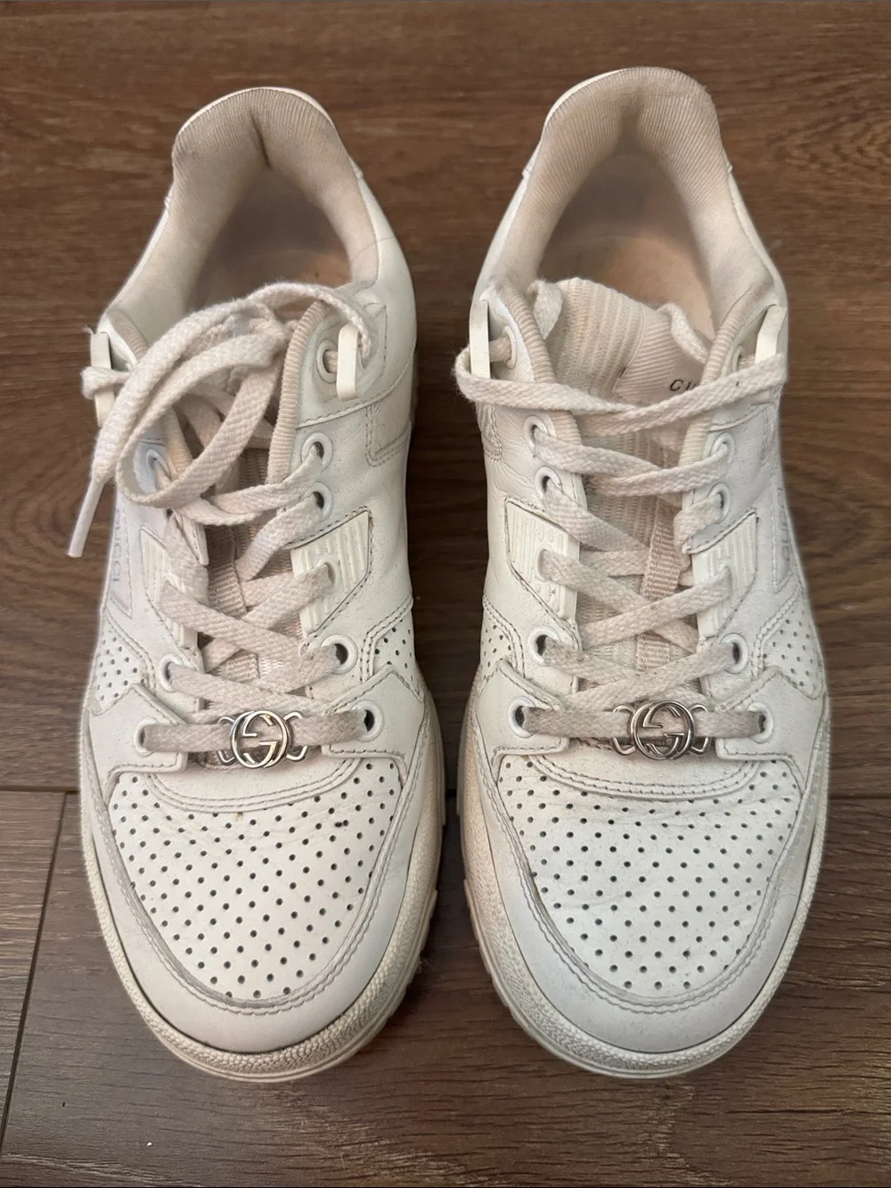 Gucci Off-White Leather Women's Sneakers with Silver Double-G